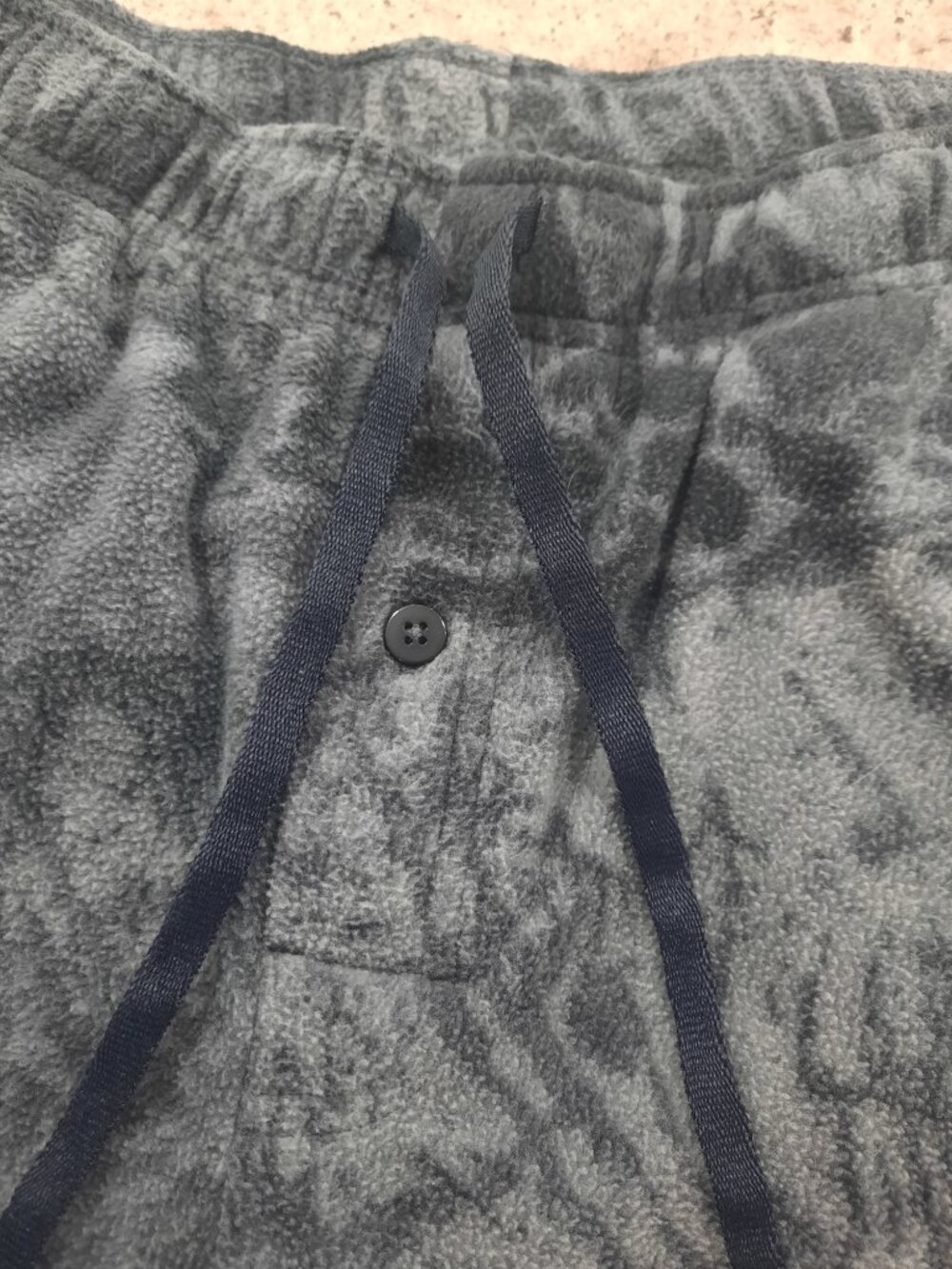 Gray fleece camo sweatpants - RealTree brand - Picture 6 of 9